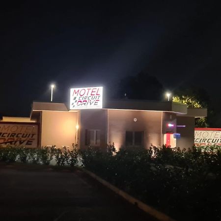 Motel Circuit Drive Cingia De' Botti ภายนอก รูปภาพ