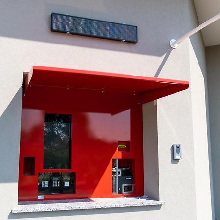 Motel Circuit Drive Cingia De' Botti ภายนอก รูปภาพ